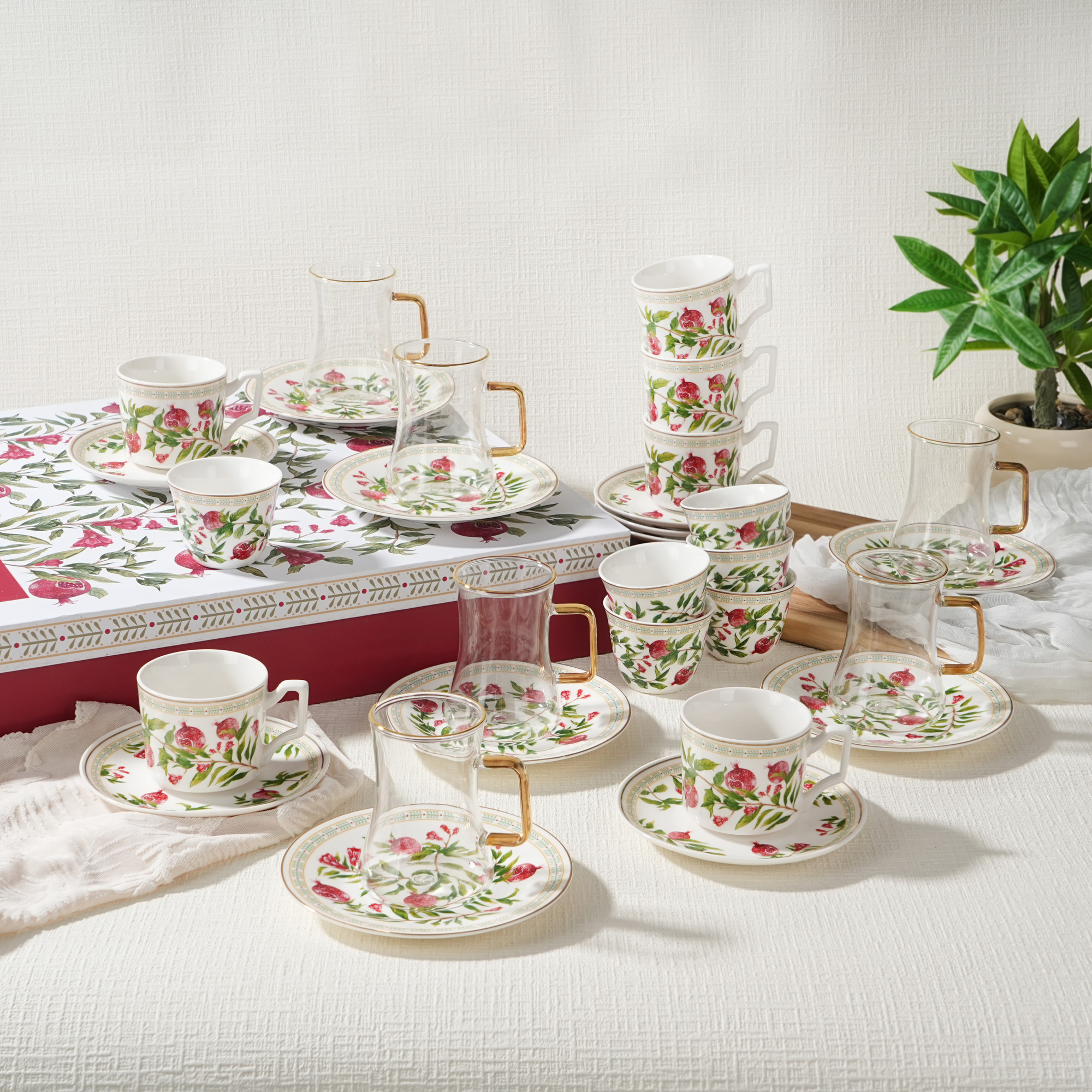 Bloom Pink 30pcs Cup & Saucer